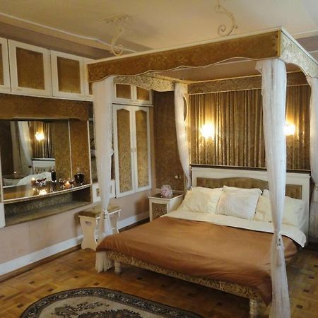 Classic Apartment On Kievyan Ereván Exterior foto